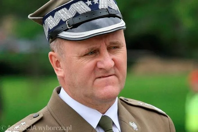 Bogusław Pacek: niezwykła kariera i osiągnięcia generała